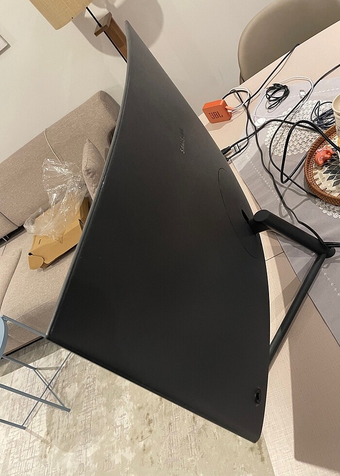 SAMSUNG 32 inç 4K CURVED MONİTÖR (UR59C) - Görsel 5