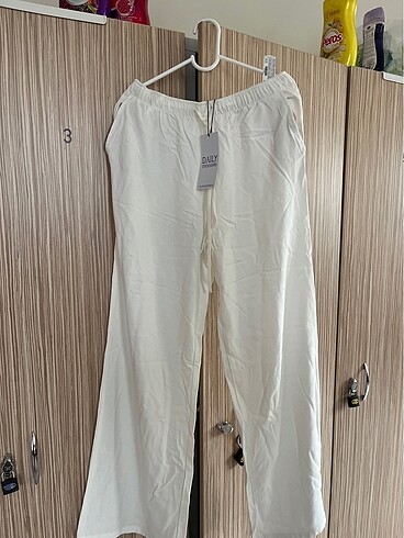 Stradivarius beyaz keten pantolon