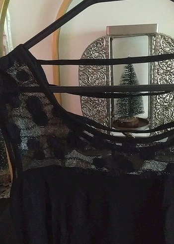 Dantel Detaylı Siyah Gotik Kolsuz Bluz - Görsel 3