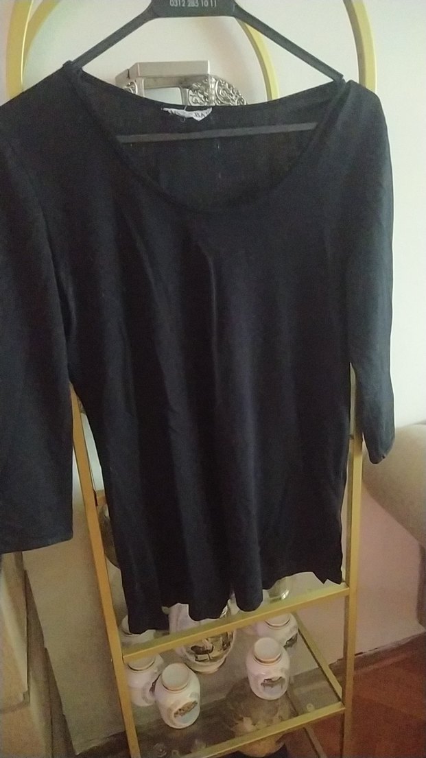 Siyah V Yaka  Bluzu - Görsel 2