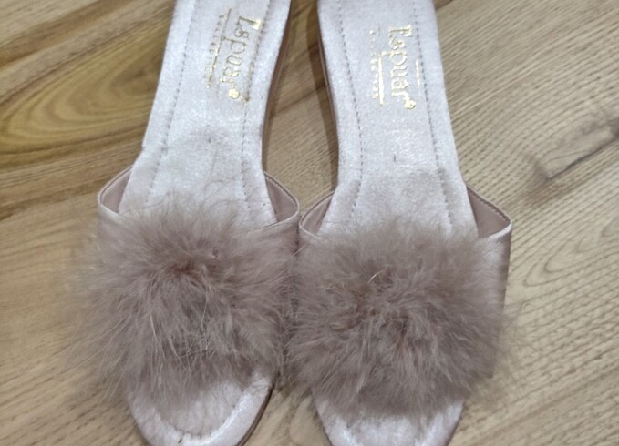 Saten Tüylü Terlik - Görsel 2