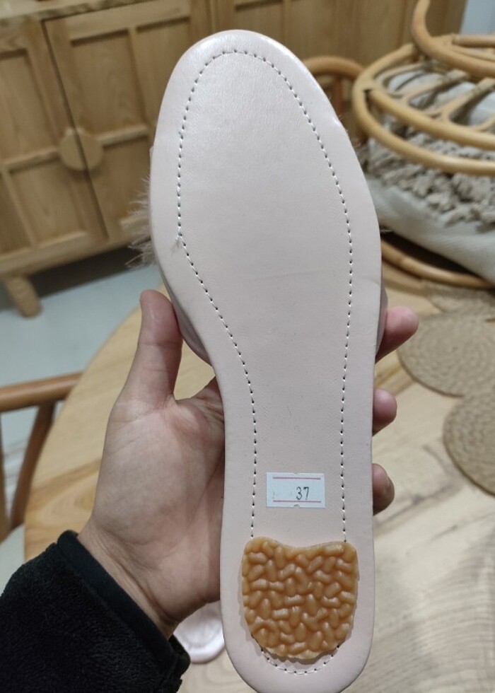 Saten Tüylü Terlik - Görsel 3