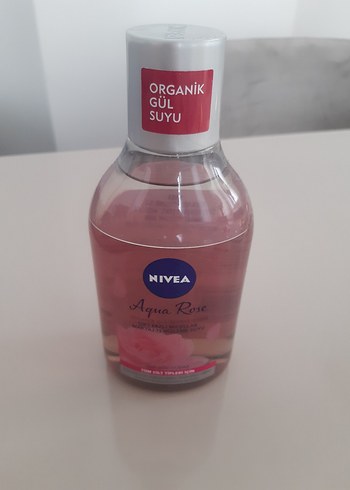 Nivea Organik Gül Suyu Yüz Temizleyici