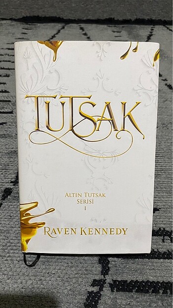 Raven Kennedy - Altın Tutsak Serisi 1