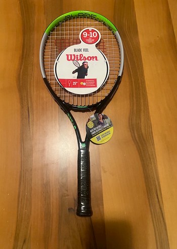 Wilson Blade Feel 9-10 Yaş Tenis Raketi