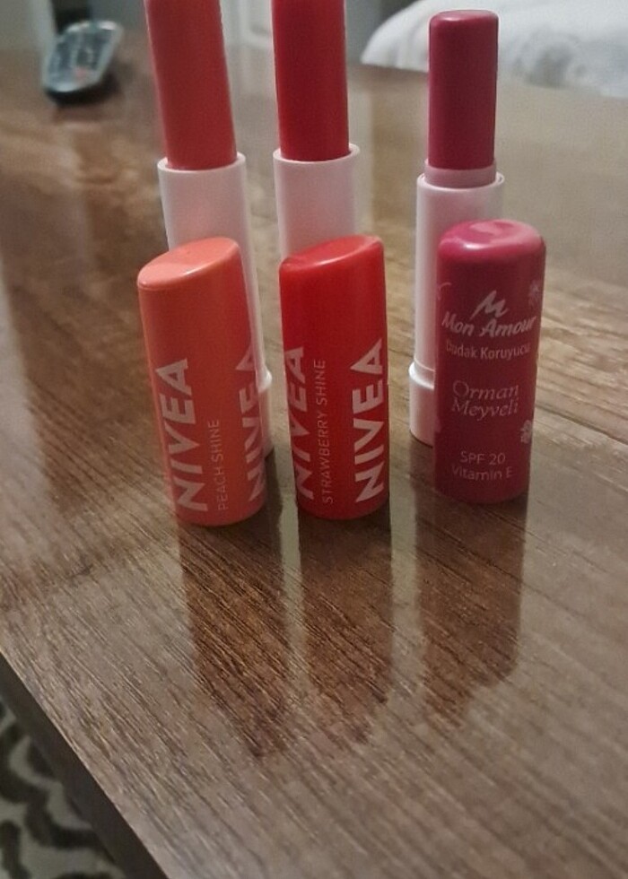 Nivea şeftali,nivea çilek,mon amour orman meyveli aromalı dudak  - Görsel 2