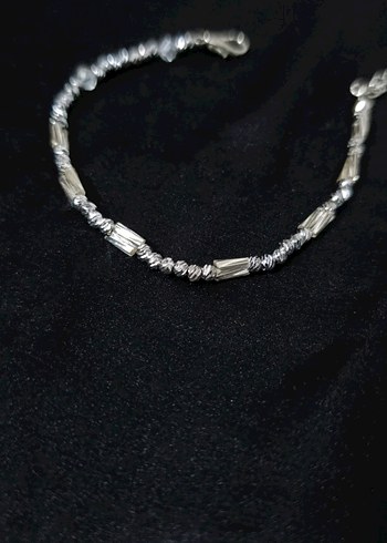 Minimalist Altın Renk Boncuklu Bileklik - Görsel 3