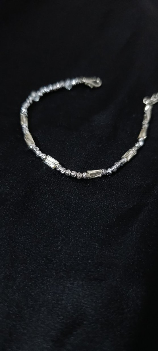 Minimalist Altın Renk Boncuklu Bileklik - Görsel 3