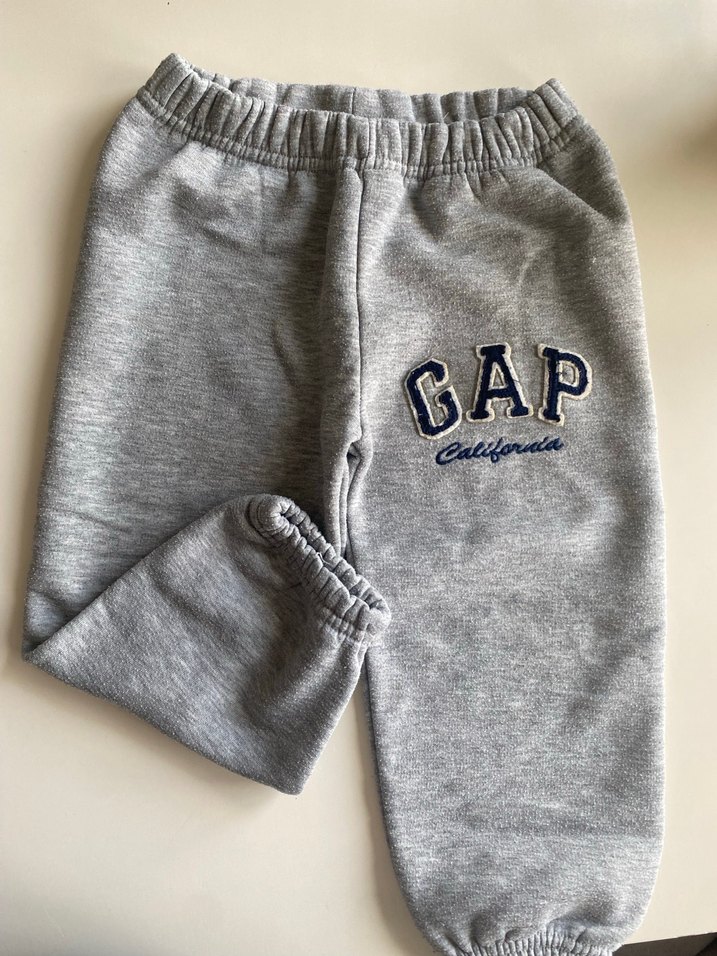 GAP Gri Baskılı Erkek Çocuk Eşofman Takımı - Görsel 3