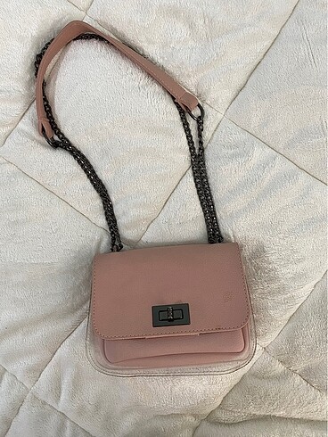Pembe kol çantası