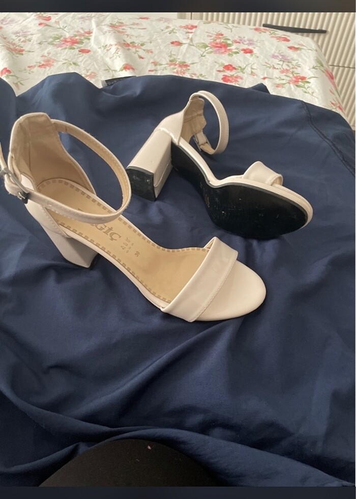 Topuklu ayakkabı - Görsel 2