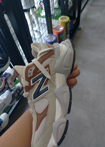 New Balance Kadın Bej Spor Ayakkabı