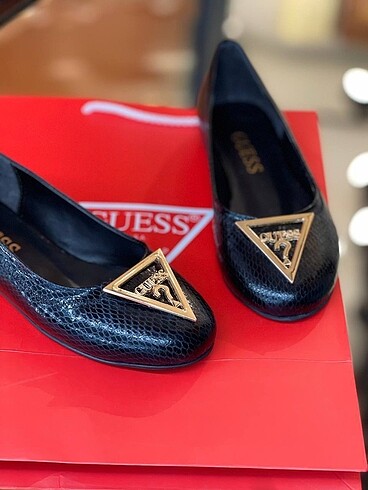 Diğer GUESS KADIN BABET
