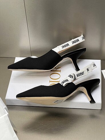 38 Beden Dior ithal topuklu kadın ayakkabı
