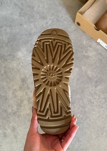 Ugg Bej Süet Platform Topuklu Kadın Botlar - Görsel 3