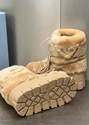 Bej Kürklü Kadın Platform Bot - Görsel 6