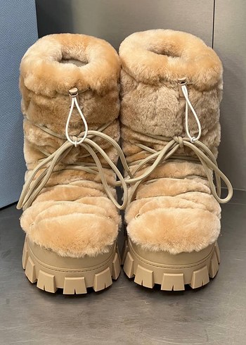 Bej Kürklü Kadın Platform Bot - Görsel 2