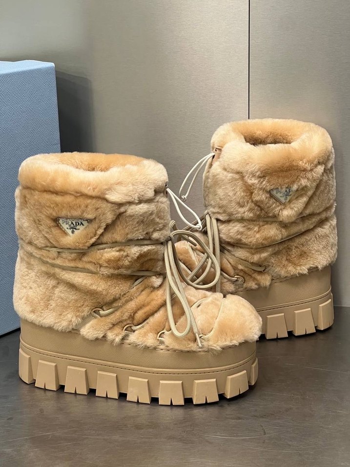 Bej Kürklü Kadın Platform Bot - Görsel 4