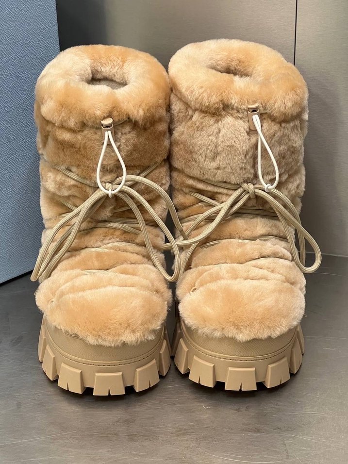 Bej Kürklü Kadın Platform Bot - Görsel 2