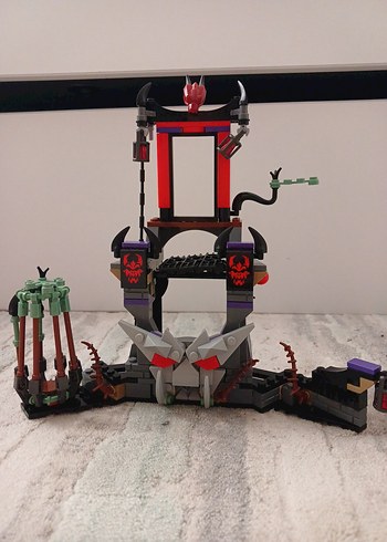Diğer Lego Ninjago Ejderinsan Fırtına Köyü