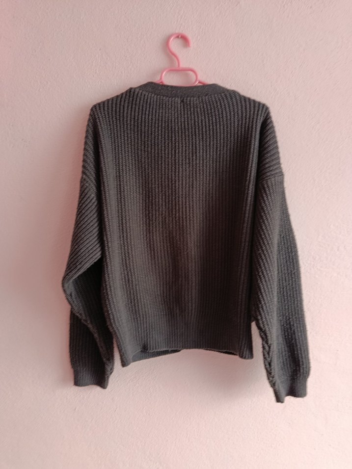 Gri V Yaka Örgü Salaş Hırka - Görsel 3