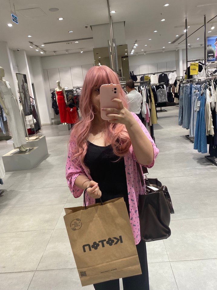 Pembe Kahküllü Uzun Peruk - Görsel 3