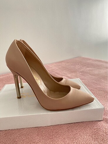 38 Beden Topuk detaylı Deri stiletto