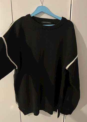 Zincir Detaylı Siyah  Triko - Görsel 2