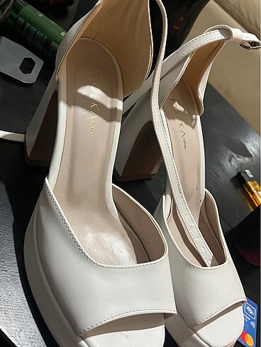 Polka topuklu 40 numara - Görsel 3