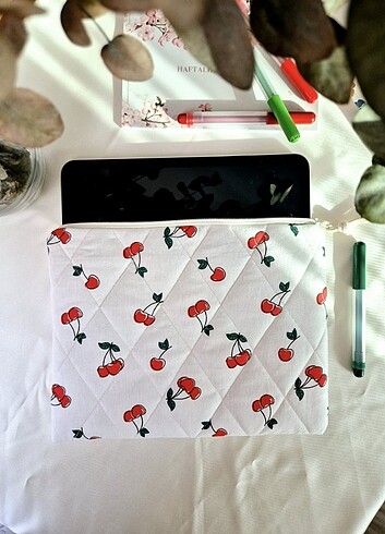 Beden Tablet Çantası