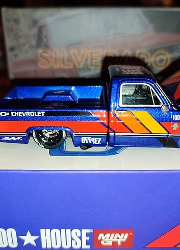 Beden Renk Mini GT Kaido Works V2 Chevrolet Silverado