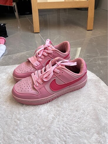 Nike spor ayakkabı