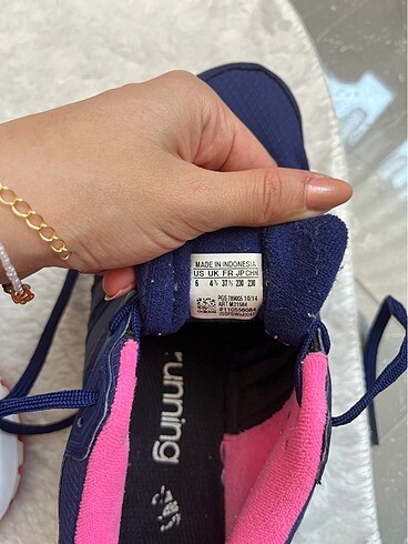 37,5 Beden adidas spor ayakkabı