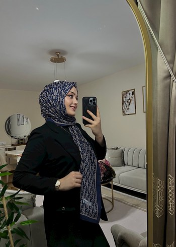 Dior marka kadın şal - Görsel 2