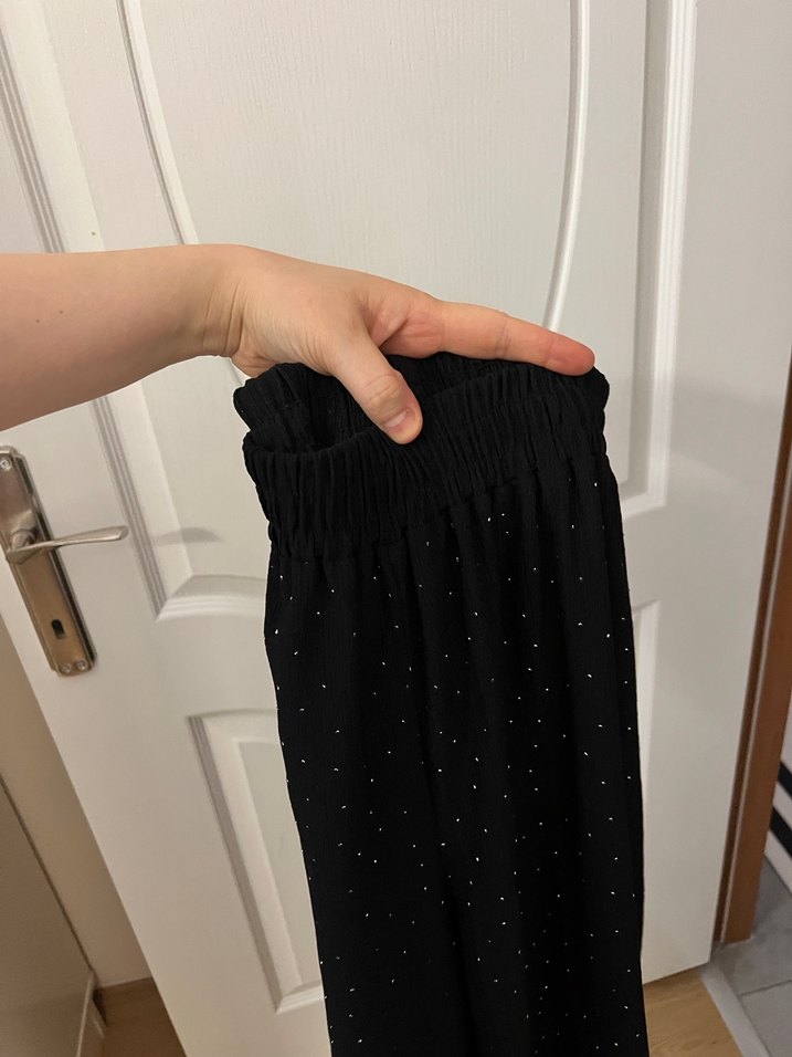 Siyah taşlı Kadın Bol Kesim Kumaş Pantolon - Görsel 2