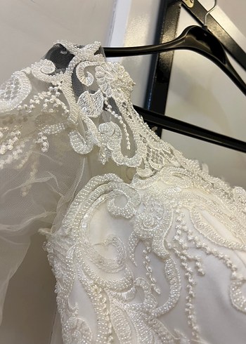 Dantel Detaylı Uzun Kollu Beyaz Gelinlik - Görsel 4