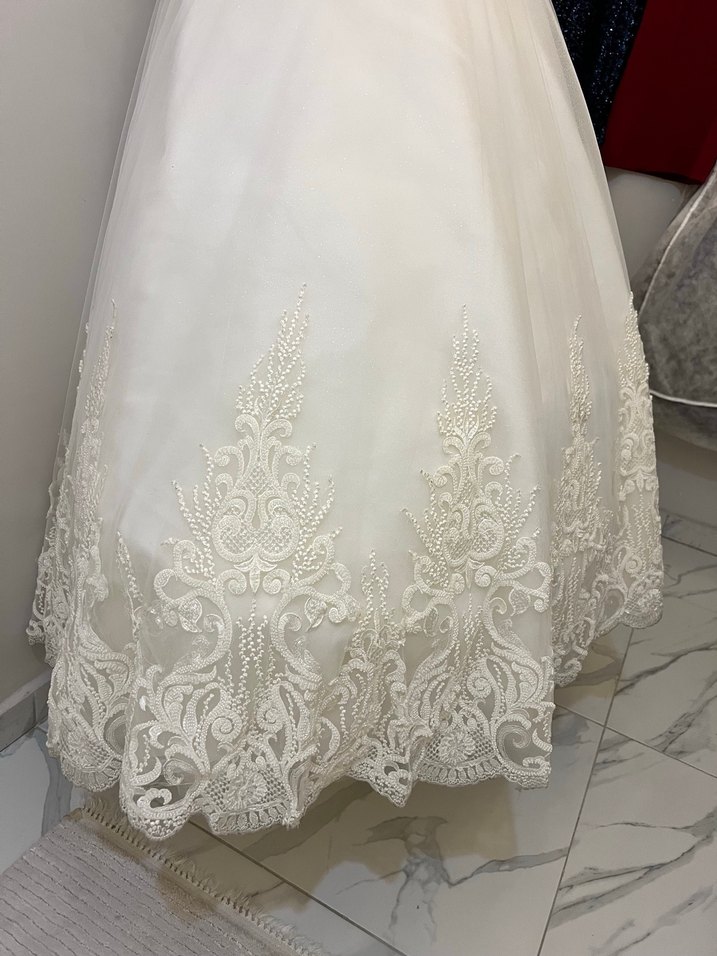 Dantel Detaylı Uzun Kollu Beyaz Gelinlik - Görsel 2