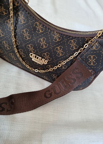 Guess Zincir Detaylı Modern Klasik Kahverengi Çanta