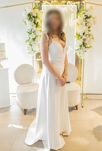 Nikah, nişan elbisesi
