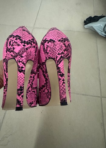 Pembe Yılan Desenli Stiletto Topuklu Ayakkabı - Görsel 3