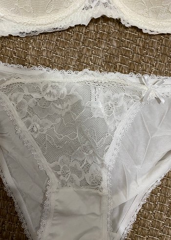 Beyaz Dantelli Bohem Minimalist Sütyen ve Külot - Görsel 3