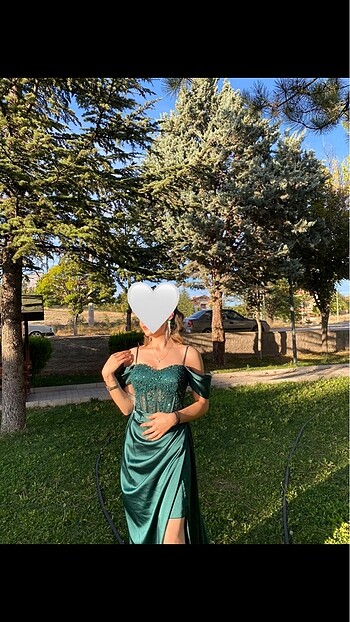 Zümrüt yesili taslı abiye