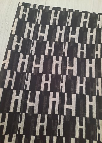 Kırmızı Piliseli Kadın Şal - Görsel 3