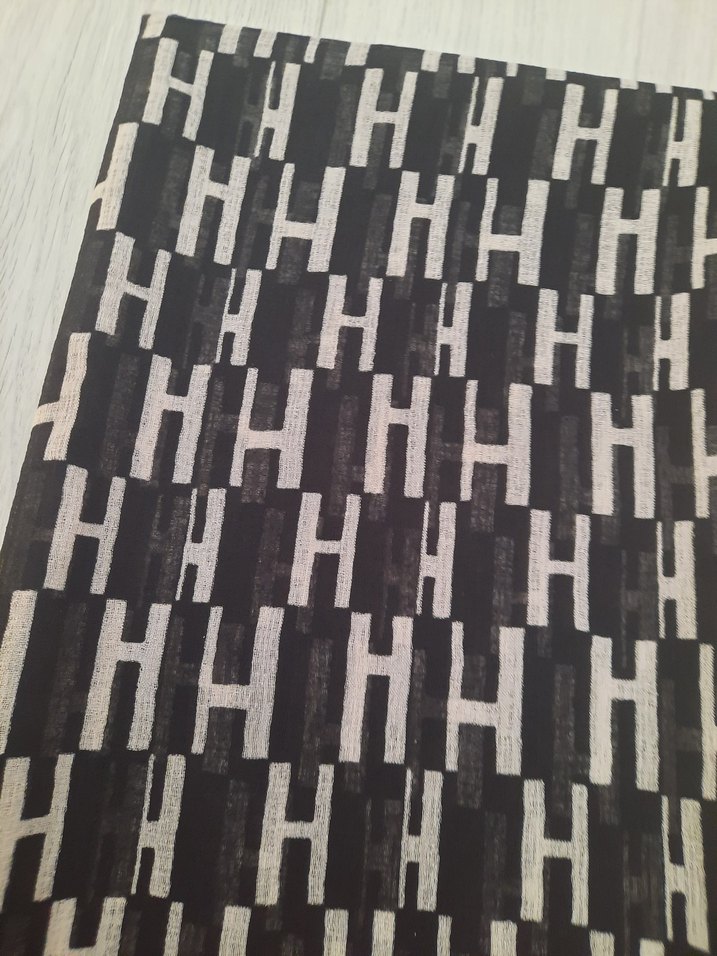 Kırmızı Piliseli Kadın Şal - Görsel 3