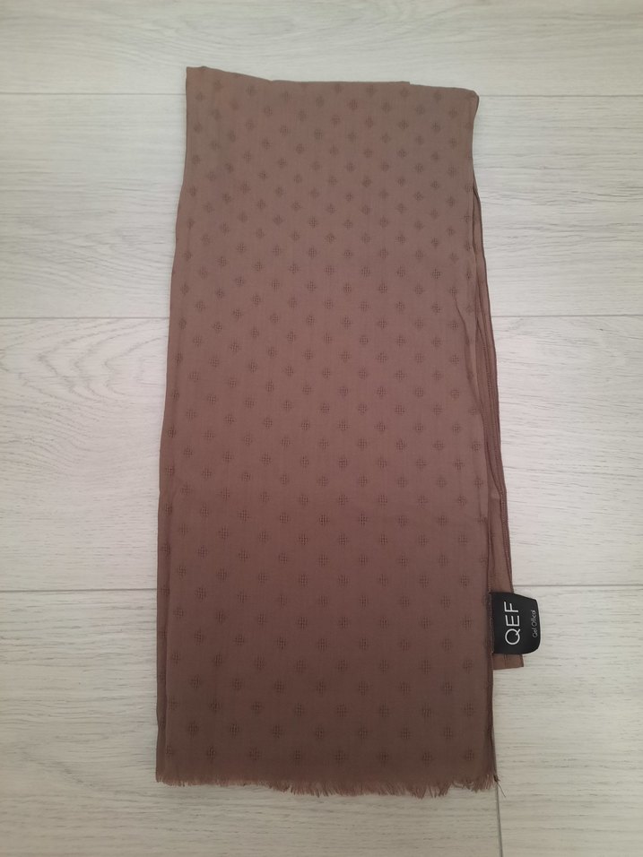 Bej Kadın Şal - Rahat ve Modern - Görsel 2