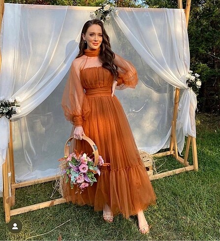 Büşra Aslan Elbisesi