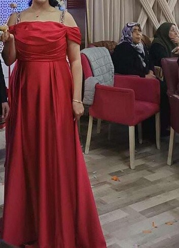 Şık saten elbise