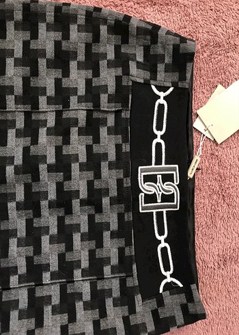 Bechetti İtalia Desenli Gri Midi Kalem Etek - Görsel 4