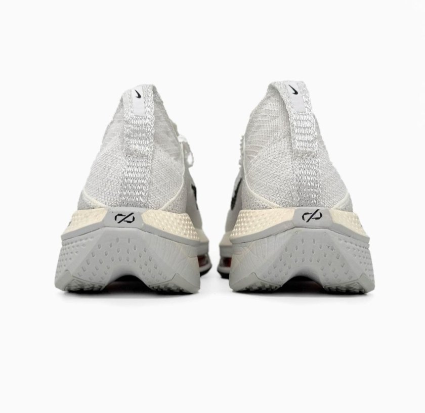 Beyaz Gri Nike Erkek Koşu Ayakkabısı - Görsel 4