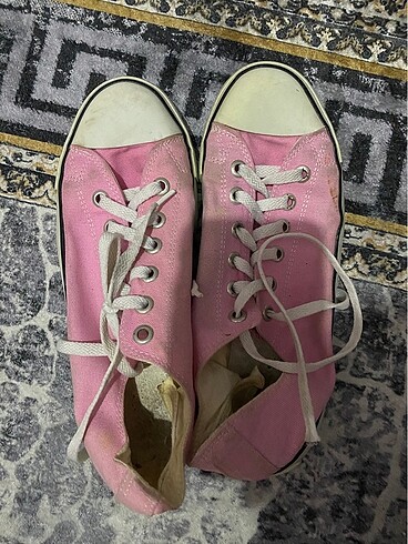 Diğer Converse